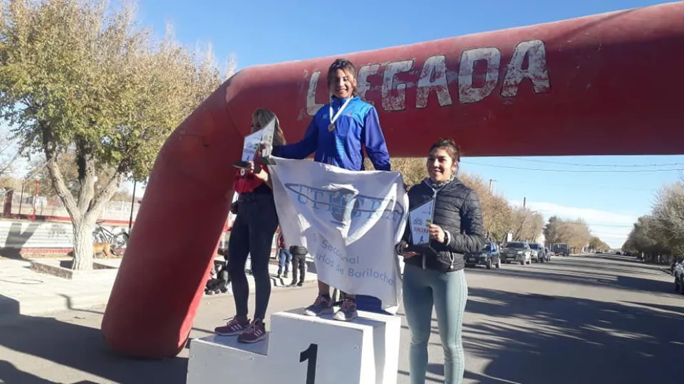 Danna, en lo más alto del podio en Maquinchao.