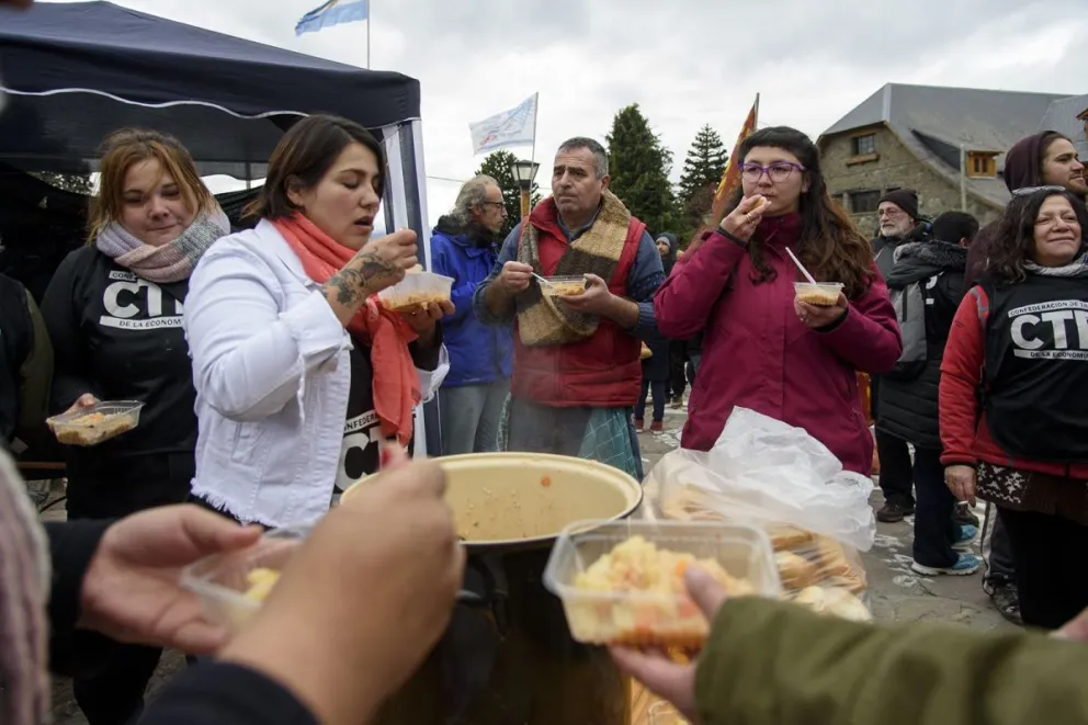 Paro, concentración y olla popular en el Centro Cívico