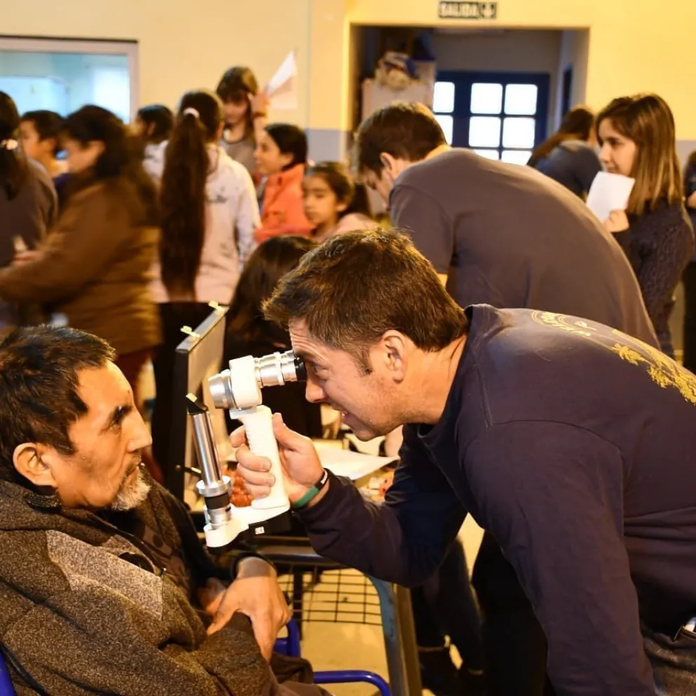Los oftalmólogos solidarios hicieron historia: atendieron a 250 pacientes en Comallo