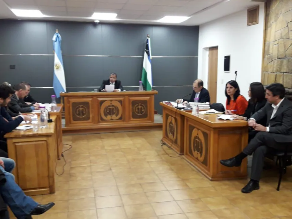 La asesora letrada Municipal Natacha Vázquez y Marcela González Abdala, junto al jefe de Gabinete Marcos Barberis, adhirieron al planteo de la fiscalía.