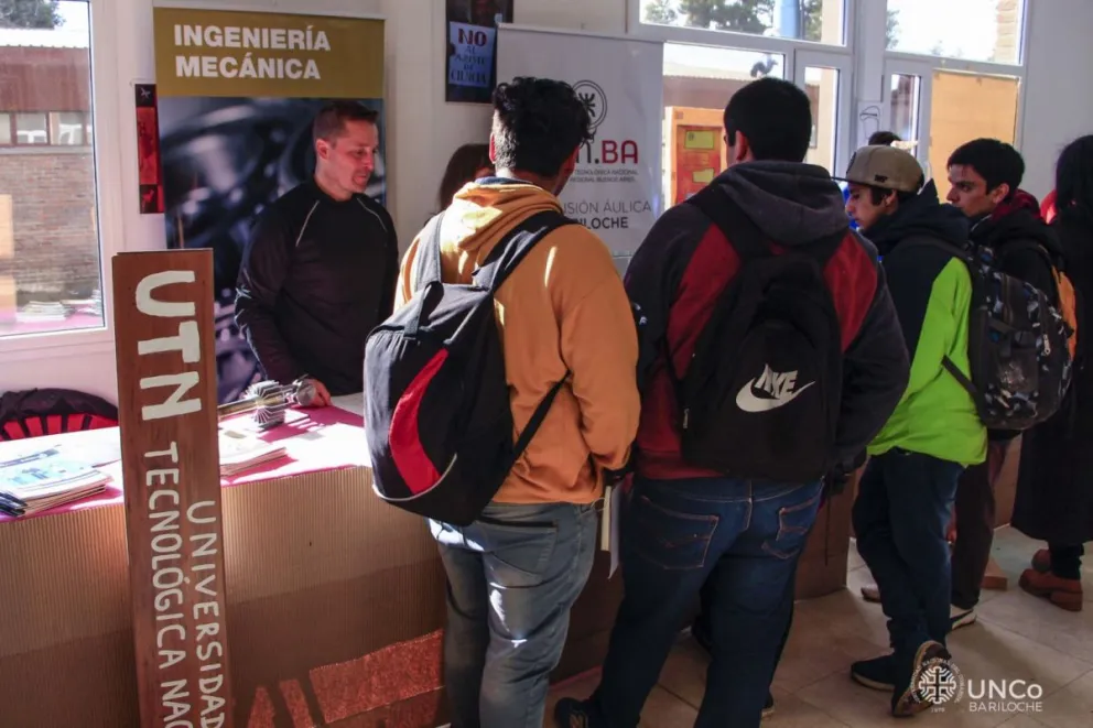 Cerca de 1.000 estudiantes secundarios recorrerán la Muestra de Carreras Públicas