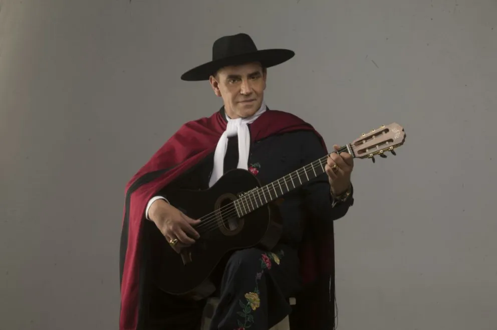 El “Chaqueño” Palavecino festeja 33 años de carrera con un show íntimo