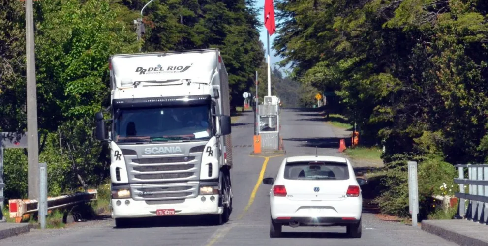 Se incrementará el cruce de camiones por el Paso Cardenal Samoré