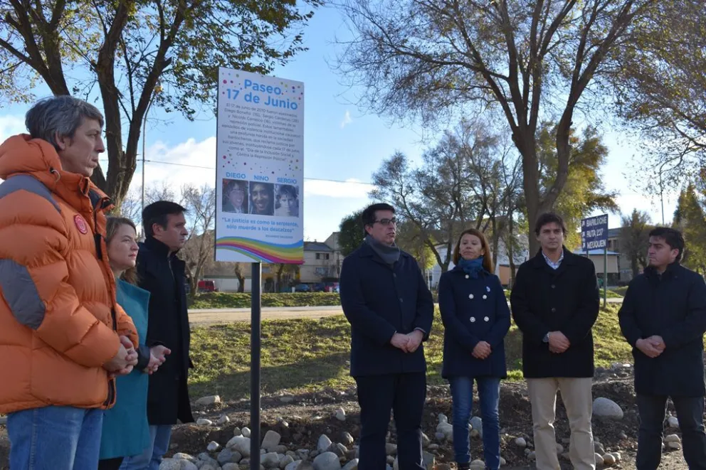 Inauguraron un paseo para recordar a las víctimas del 17 de junio