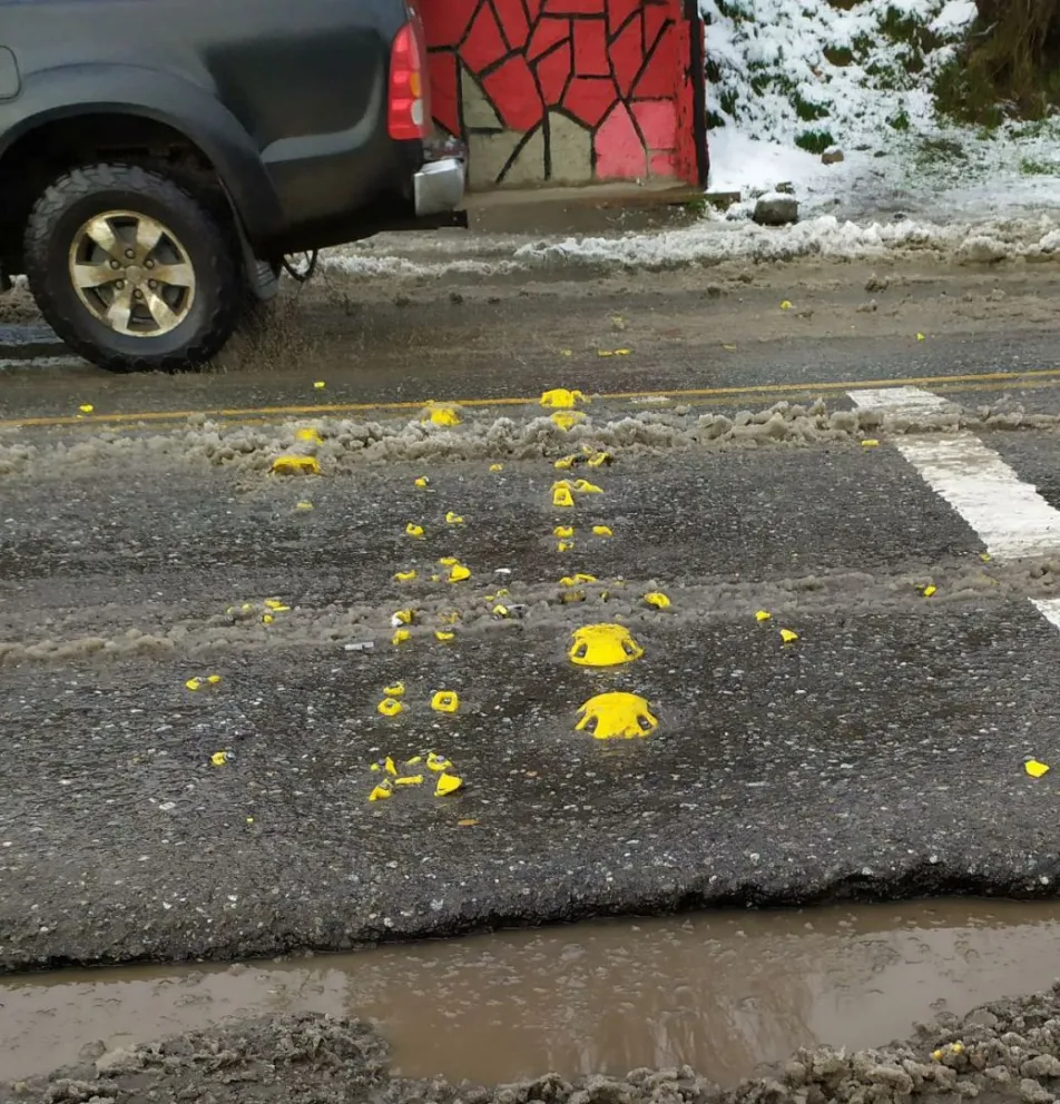 Los reductores de velocidad causaron problemas en la avenida Pioneros