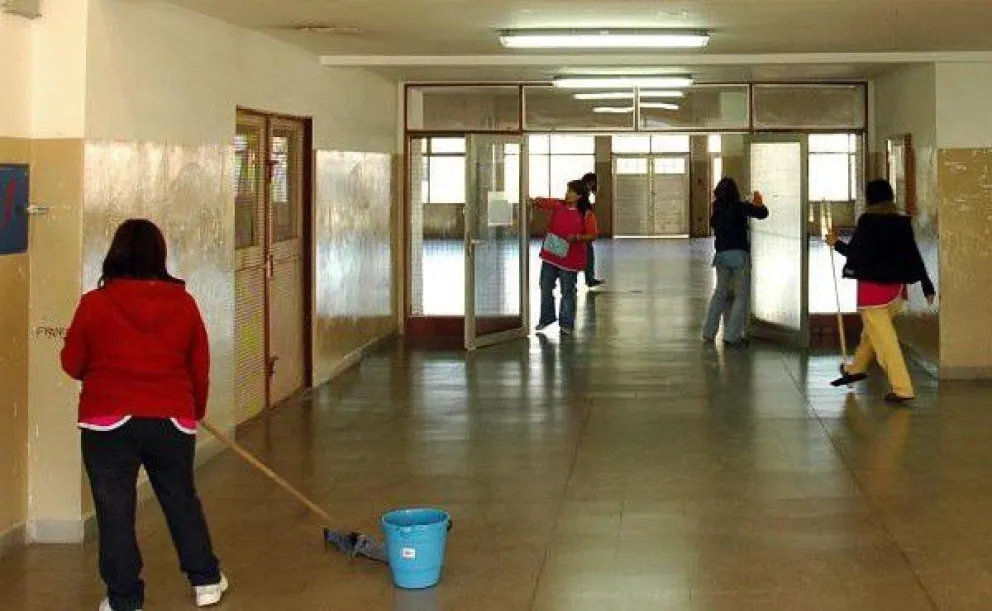 Reclaman que personal docente y no docente tampoco concurra a las escuelas