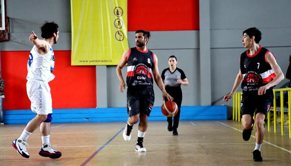 El básquet de Bariloche no tiene respiro y sigue aumentando su nivel