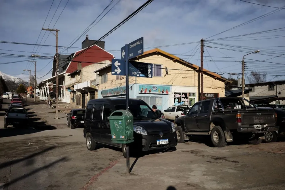 Asesinato en Onelli: Un hombre y un menor fueron acusados de apuñalar a Escobar