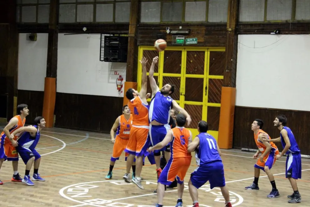 Para alquilar balcones: se viene un choque de invictos en la Liga de Básquet