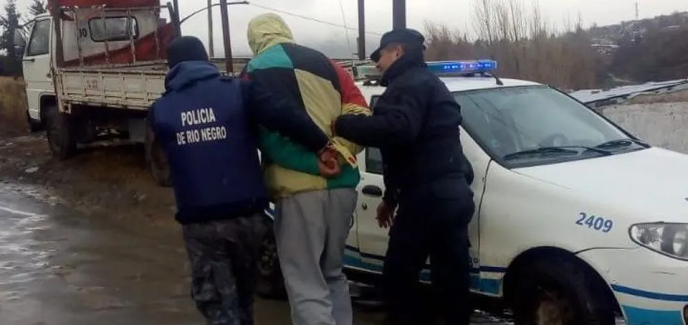 Detuvieron a uno de los sospechosos de agredir violentamente a un hombre en su vivienda