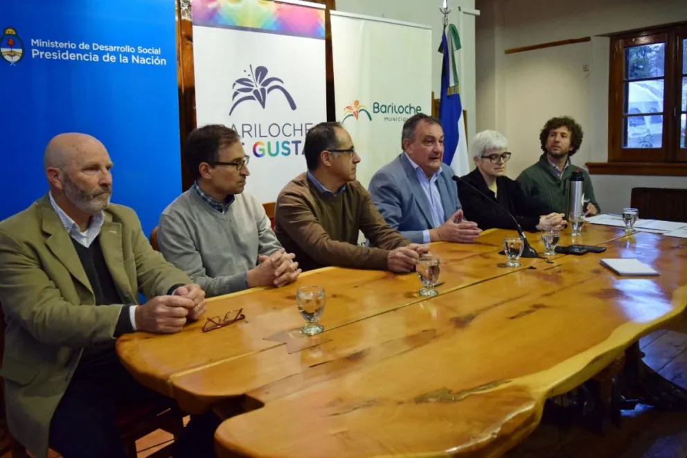 Un convenio con Invap permitirá el tratamiento de residuos forestales urbanos
