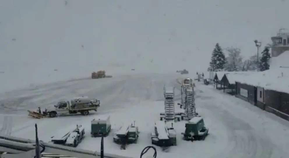 ¿Cómo sigue la situación en el aeropuerto de Bariloche?