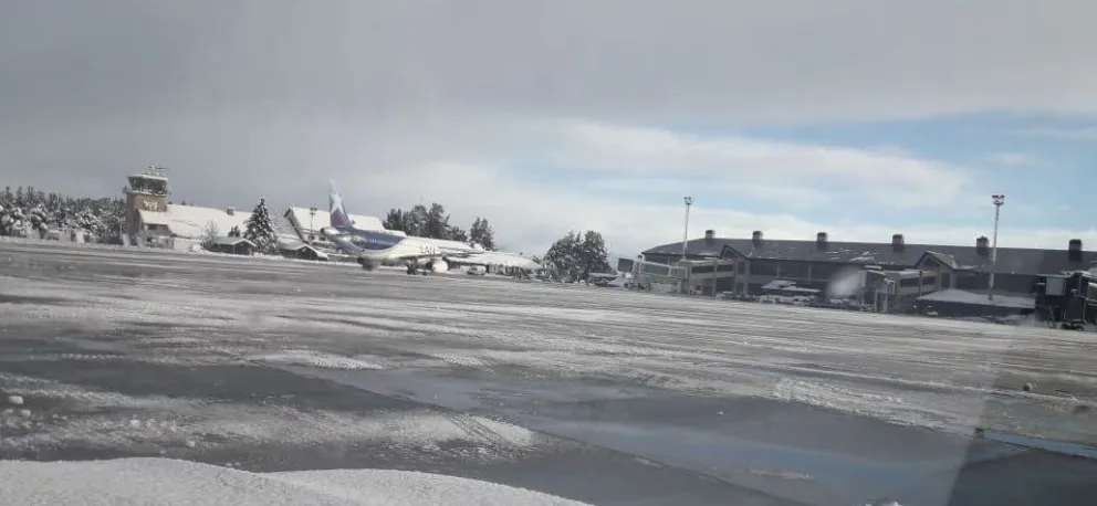 Este domingo aterrizaron 46 vuelos tras el temporal de nieve