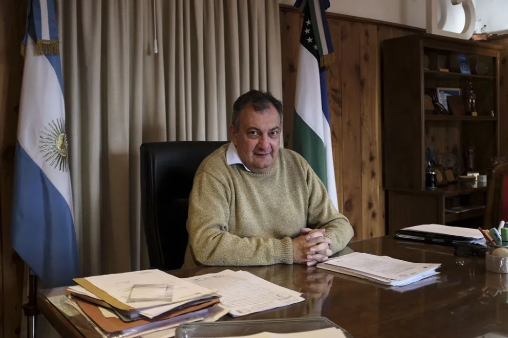 Gennuso: “Estamos haciendo propuestas para avanzar unos pasos en la apertura de los comercios”
