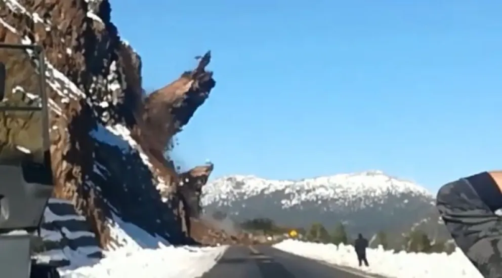 Video: Así fue el impresionante derrumbe en ruta 40