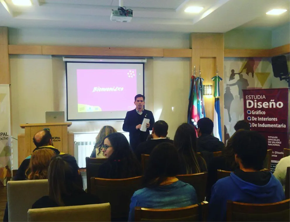 Estudiantes de diseño se sumaron a la Semana de la Juventud