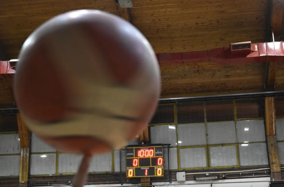 Básquet: el torneo de Primera entra en su recta final