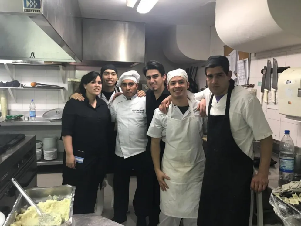 El afectuoso saludo de la Aehgb a los trabajadores hoteleros y gastronómicos en su día