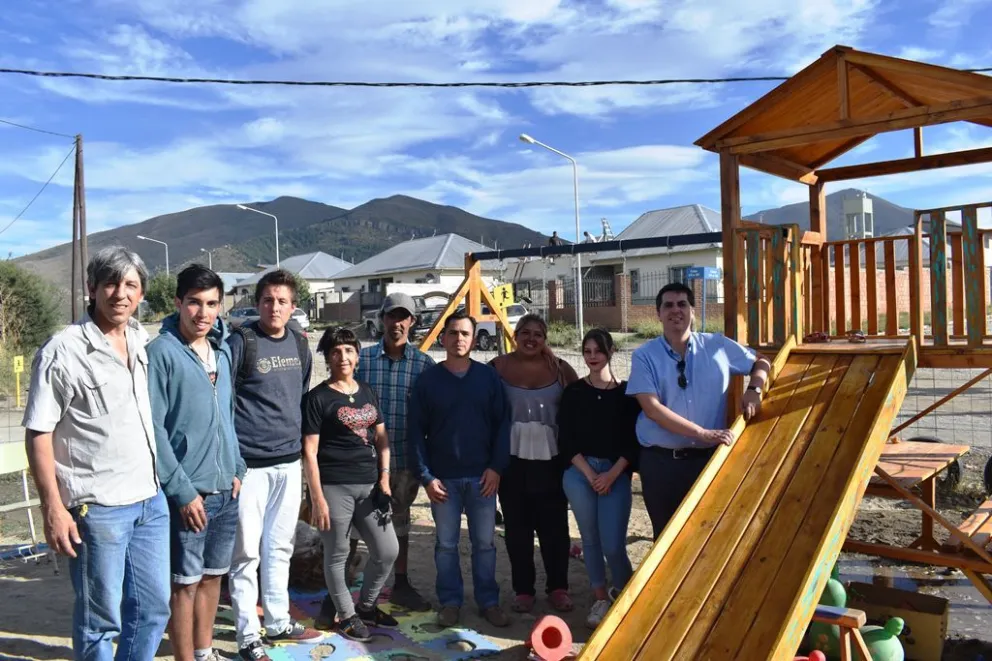 El Concejo inscribe a grupos de jóvenes interesados en mejorar sus barrios