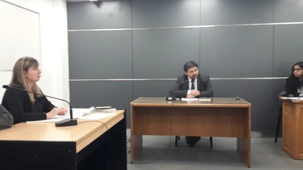Entró por la ventana a la casa de su expareja y la amenazó
