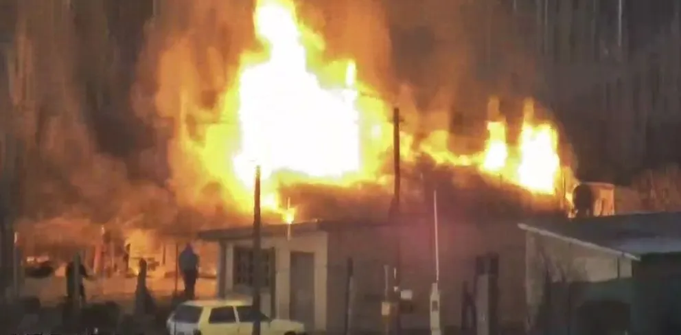 Una persona resultó herida en un voraz incendio