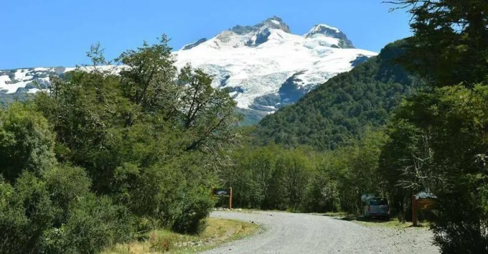 Se retoma la obra en el camino al Cerro Tronador y habrá cortes parciales y totales