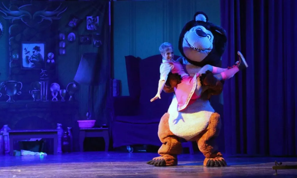 Masha y el Oso festejarán el Día del Niño en el teatro La Baita