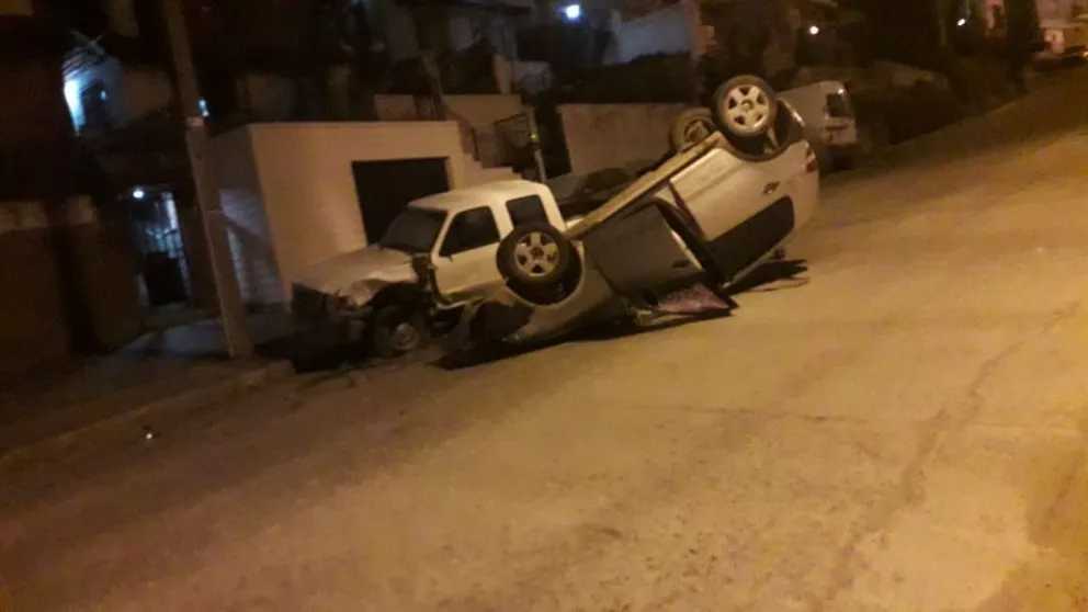 El vuelco se produjo cerca de las 7,30. 
