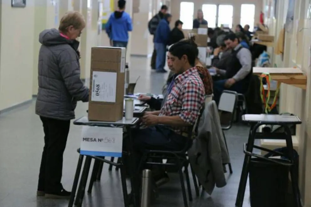 ¿Cuáles son las responsabilidades de las autoridades de mesa y cuánto cobrarán?