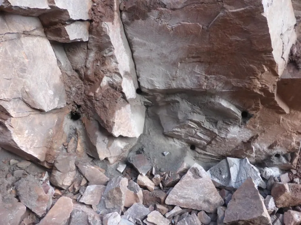 Derrumbe en ruta 40: terminaron los trabajos de perforación en la ladera inestable