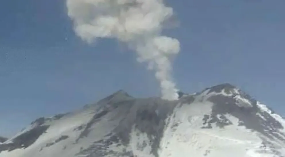 El Volcán Nevados de Chillán registra tres nuevas explosiones