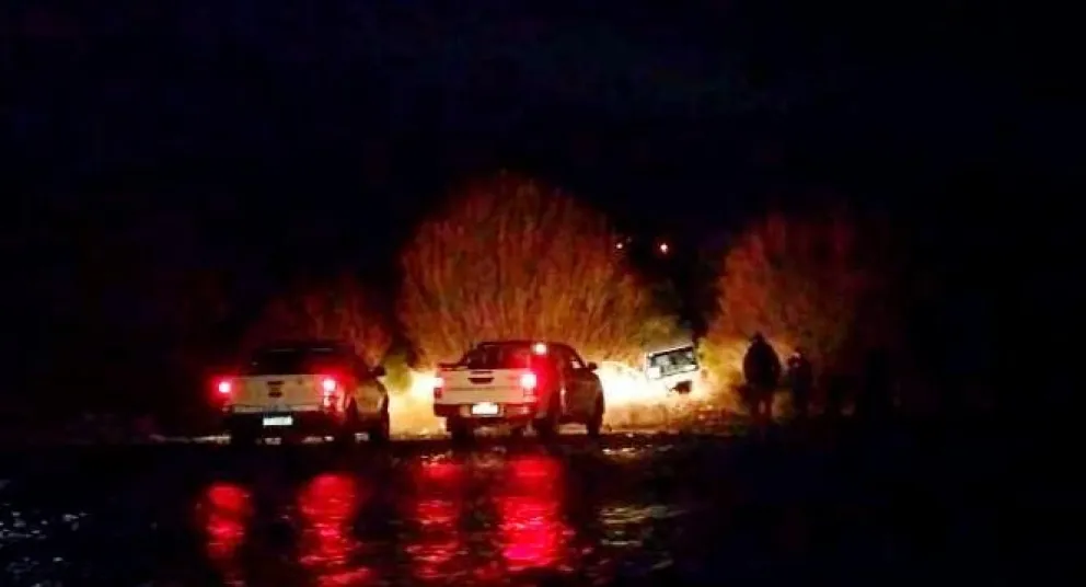 Detuvieron a dos delincuentes que a punta de pistola robaron un auto