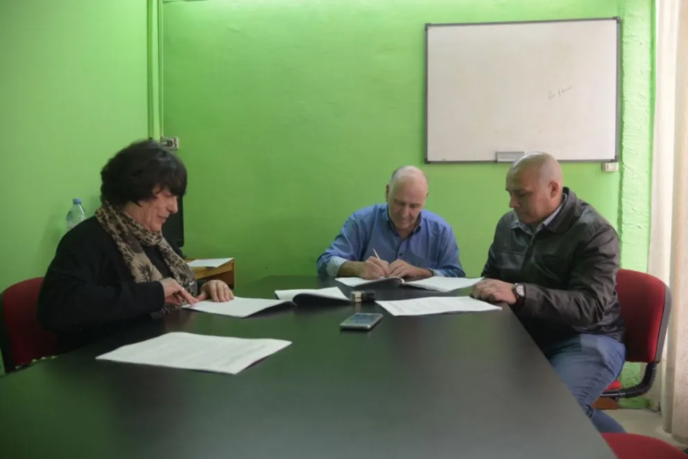 Un acuerdo para beneficiar a los choferes que trasladan trabajadores a yacimientos