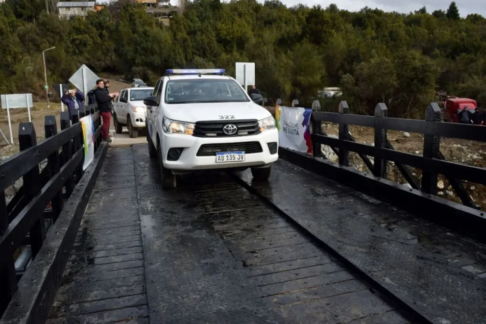 Inauguraron el Puente Negro en Villa Los Coihues