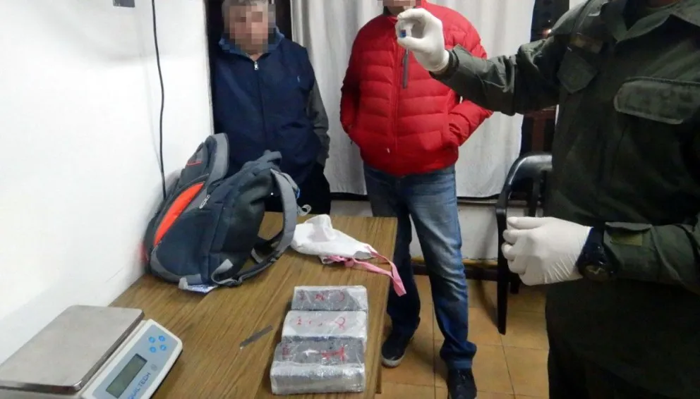 Detuvieron a una mujer que traía 3 kilos de cocaína hacia Bariloche
