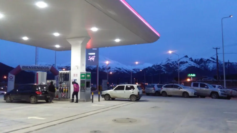Fue inaugurada la nueva estación de servicio Axion en el Alto de Bariloche