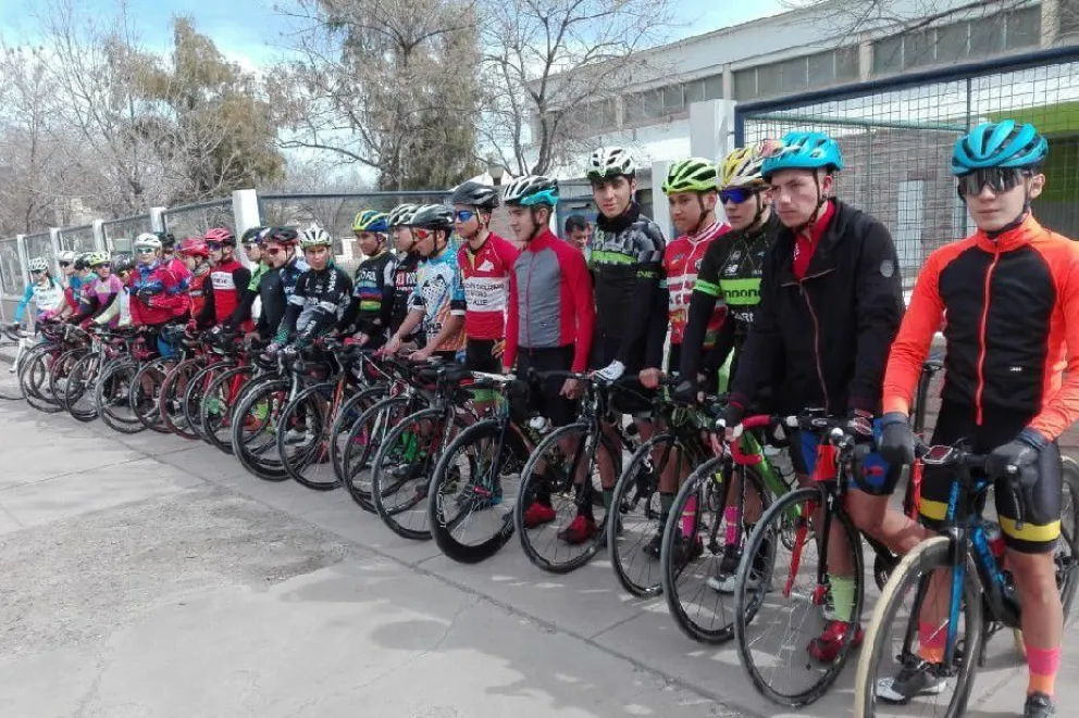 Velocidad y resistencia, los factores decisivos del ciclismo