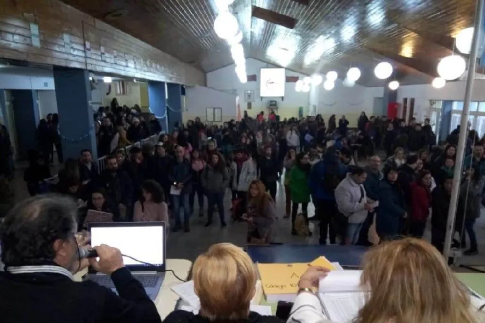 Los docentes de las ESRN ya pueden titularizar sus cargos