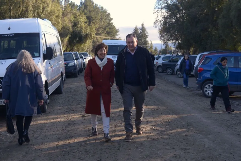 Arabela Carreras votó junto a Gennuso en la escuela 321