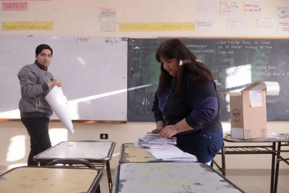 Se cerraron los comicios y comienza el conteo de votos