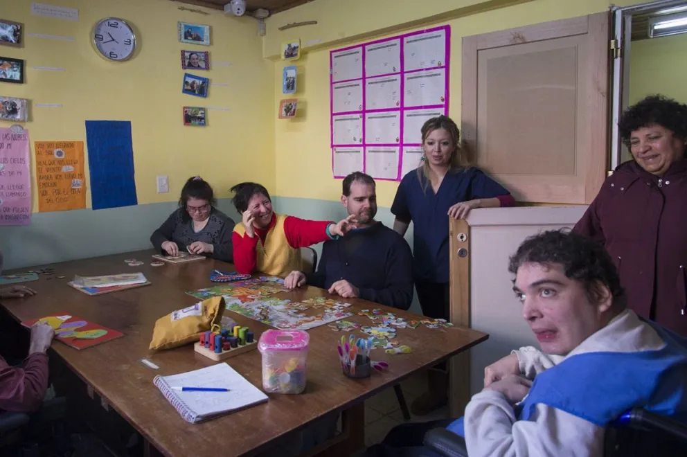 En épocas normales, la Asociación funciona en Bestchedt 1878.