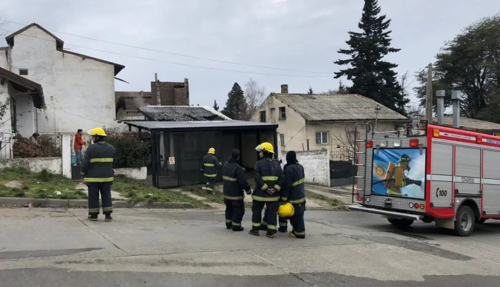 El fuego provocó perdidas totales en una vivienda