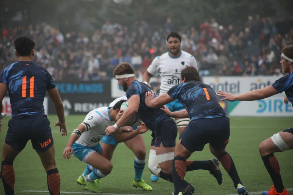 Zeiss (1) fue titular en el combinado nacional que jugó en Montevideo.