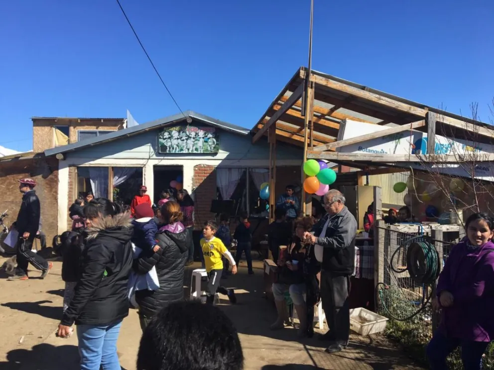“Los Bosteros de Bariloche” llevaron regalos a los chicos de un merendero
