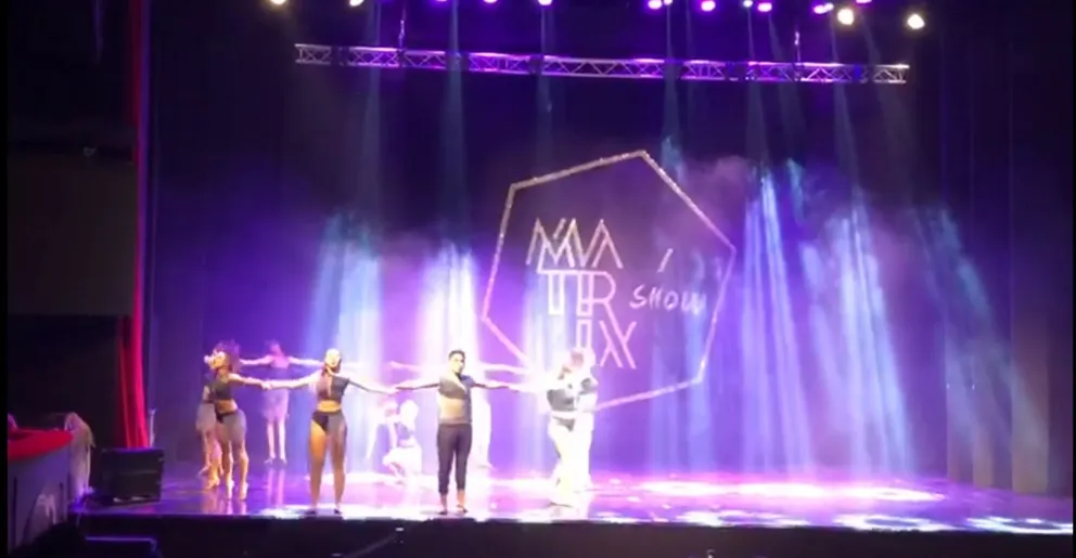 Videos: Deslumbrante concurso de baile en el teatro La Baita
