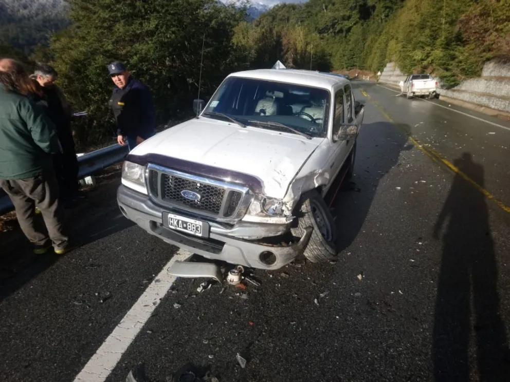 Dos camionetas chocaron en ruta 40