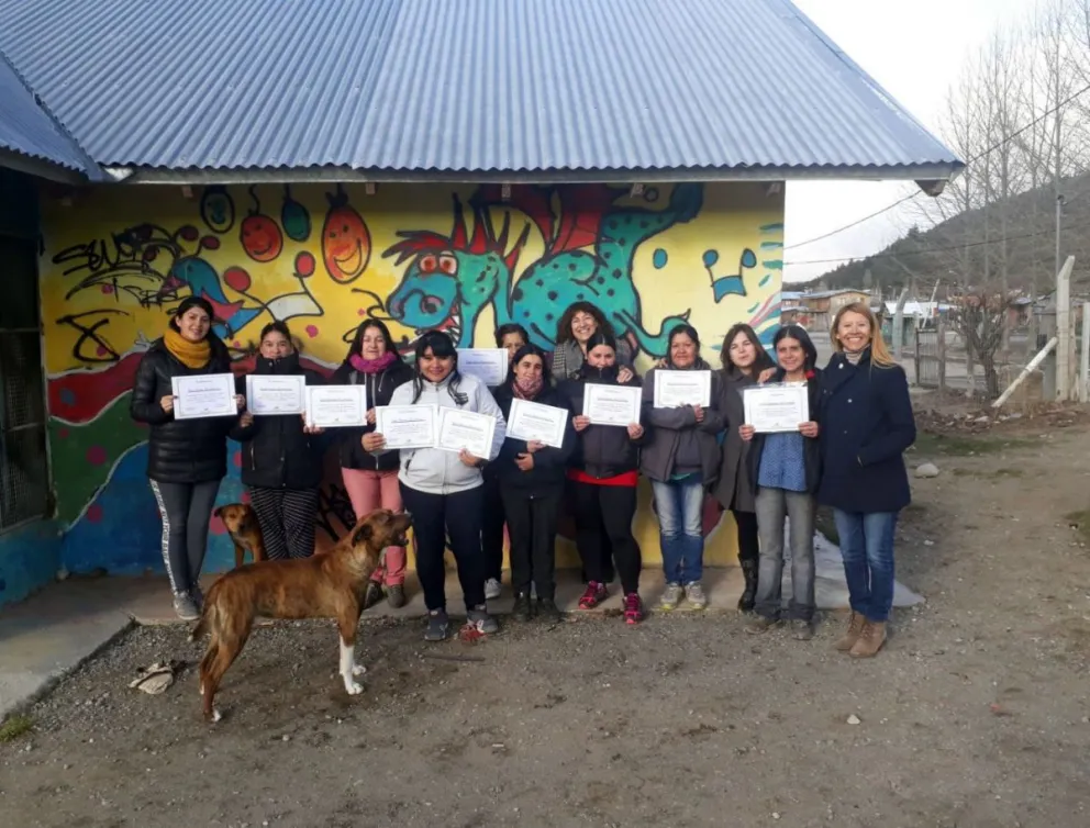 El grupo de Briquetas Patagónicas recibió un taller de mediación comunitaria