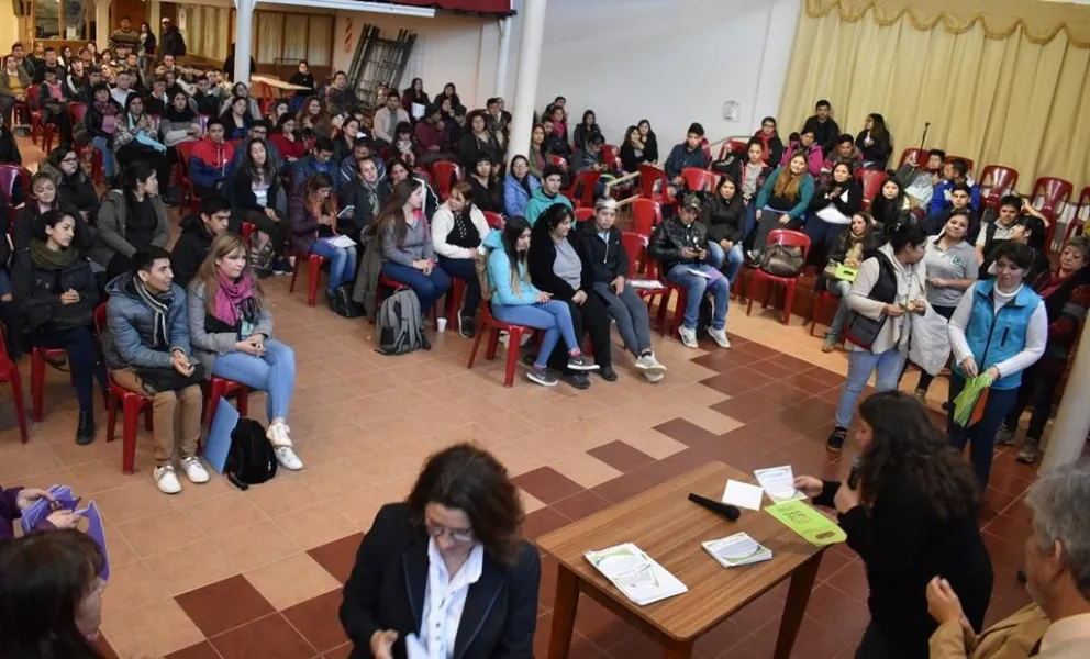 A través de estas capacitaciones muchos jovenes obtuvieron su primera licencia. Foto archivo