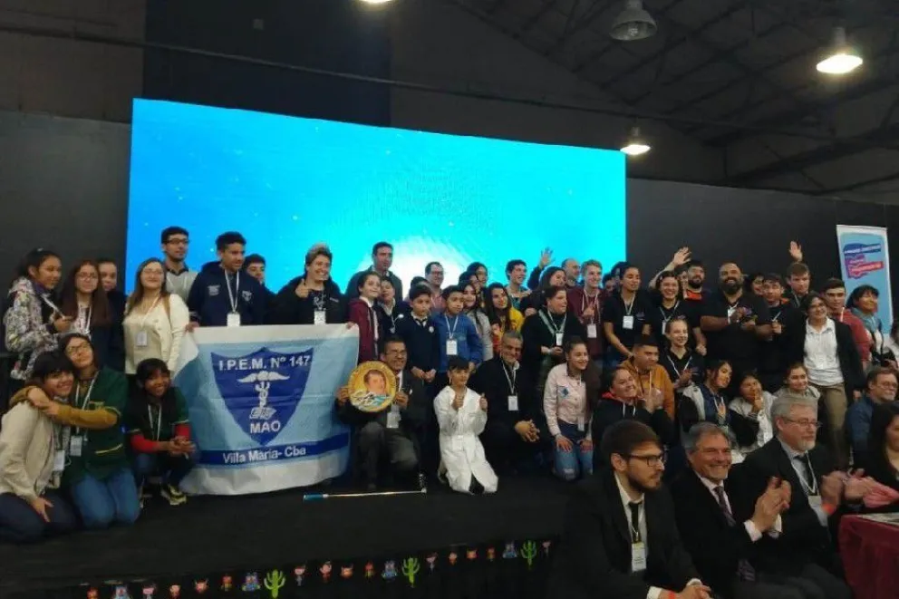 La escuela de Ñirihuau fue premiada en la maratón nacional de programación y robótica