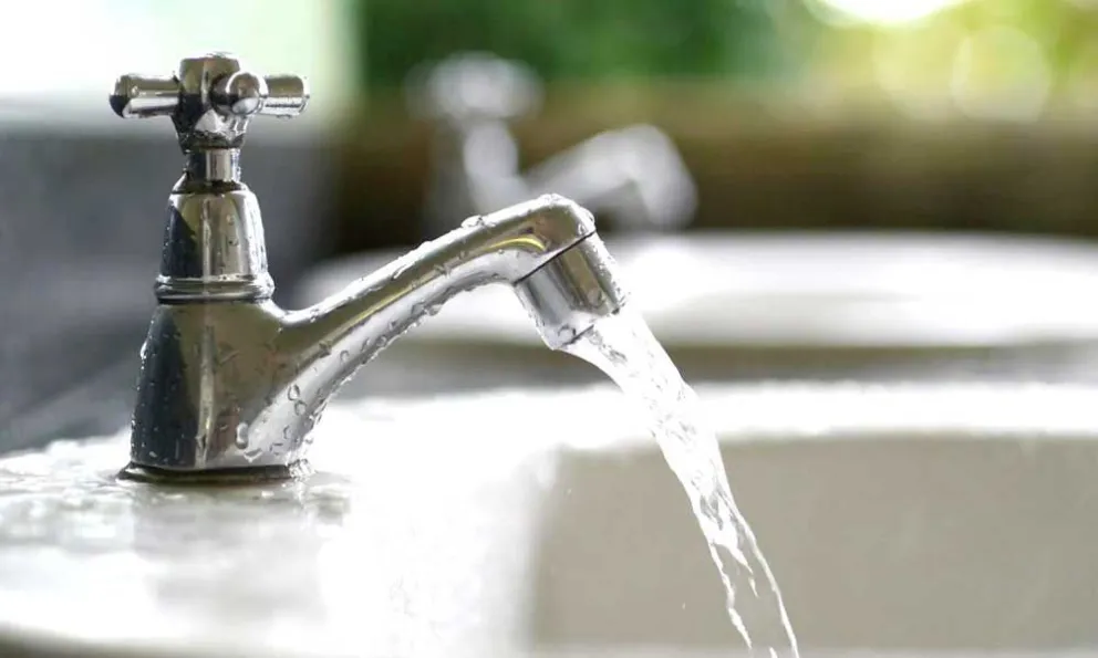 Rompieron un caño y se ve afectado el servicio de agua en gran parte de la ciudad